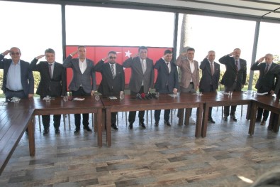 Rize'deki İş Dünyası Ve STK'lardan Barış Pınarı Harekatı'na Asker Selamlı Destek