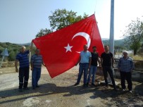 MEHMET MUTLU - Toygar Mahallesi Semalarında Dev Türk Bayrağı