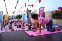 ÖZLEM ÇETİN - Yoga Yaparak Meme Kanserine Dikkat Çektiler