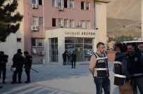 GİZLİ TANIK - Hakkari Ve Yüksekova Belediye Başkanları Tutuklandı