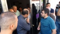 OTURMA EYLEMİ - HDP Önündeki Aileler İle Partililer Arasında Gerginlik