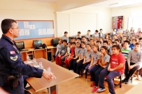 Jandarmadan Öğrencilere Trafik Eğitimi Ve Meslek Semineri