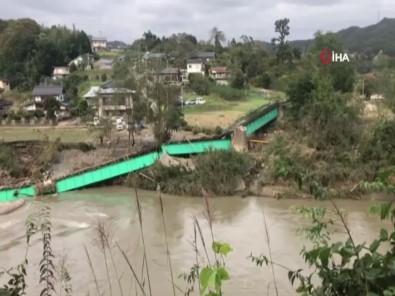 Japonya'daki Tayfunda Ölenlerin Sayısı 77'Ye Yükseldi