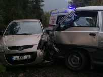Minibüs İle Otomobil Çarpıştı  Açıklaması 1 Yaralı