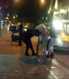 (ÖZEL) Taksim'de Yabancı Uyruklu İki Kadının Saç Saça Baş Başa Kavgası Kamerada