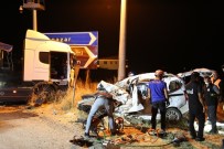 İBRAHIM ÇELIK - Tunceli'de Tır İle Hafif Ticari Araç Çarpıştı Açıklaması 4 Ölü