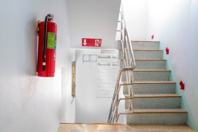 'Yangın Merdiveni Kapısını Kilitli Tutmak Hayati Risklerin Yaşanmasına Neden Oluyor'