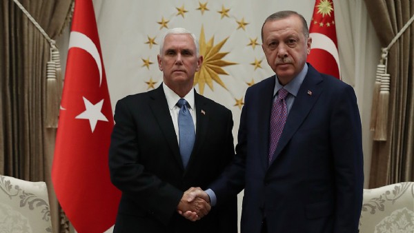 Cumhurbaşkanı Erdoğan ABD Başkan Yardımcısı Pence'i kabul etti