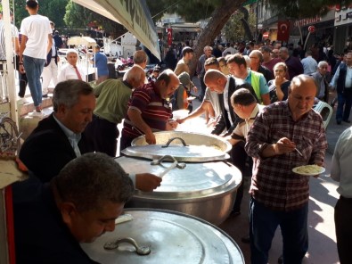 Alaşehirli Muhtarlardan Mehmetçik İçin Pilav Hayrı