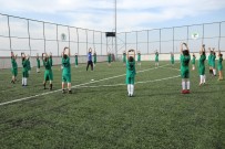 BEYKENT - Beykent Stadyumu'nda Futbol Spor Okulu Büyük İlgi Görüyor