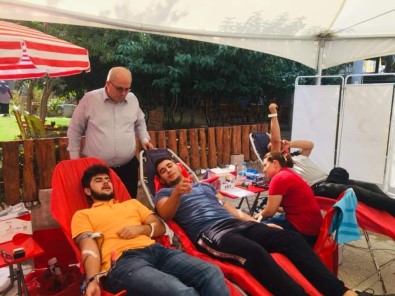 Hatay'da Türk Kızılayına Kan Bağışı