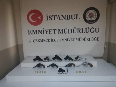 İstanbul'da Silah Kaçakçılığı Ve Tefecilik Operasyonu Açıklaması 3 Gözaltı