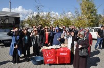 YAŞAR YıLMAZ - Kars MHP Kadın Kolları Şehitler İçin Helva Dağıttı