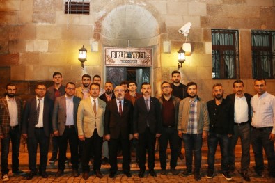 KAYÜ Rektörü Prof. Dr. Kurtuluş Karamustafa, Genç Birlik Vakfı'nın Ekim Ayı Dost Meclisi Konuğu Oldu