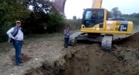 MUSTAFA ERTEKIN - Köylüler Kendi İmkânları İle Yerin 7 Metre Altında Su Buldular