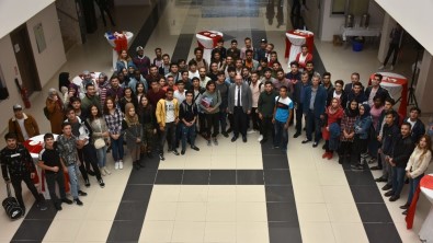 MAKÜ Rektörü Korkmaz, Uluslararası Öğrencilerle Tanışma Çayı'nda Bir Araya Geldi