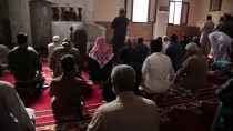 CUMA NAMAZI - Tel Abyad'da Terör Tehdidinden Uzak İlk Cuma Namazı