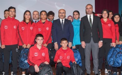 Vali Demirtaş, Öğrencilerle Buluştu