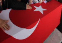 TÜRK SILAHLı KUVVETLERI - Van'da Devriye Aracına Ateş Açıldı Açıklaması 1 Asker Şehit, 2 Asker Yaralı