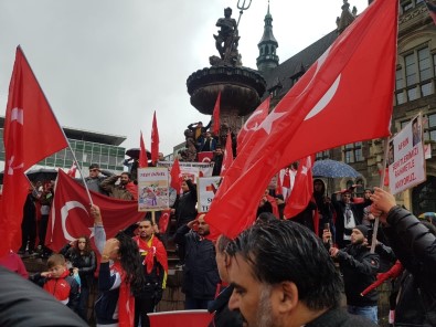 Almanya'daki Türklerden Barış Pınarı Harekatı'na Destek