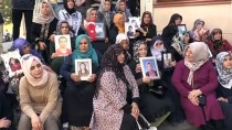 OTURMA EYLEMİ - Diyarbakır Annelerinin Oturma Eylemine Destek Ziyareti