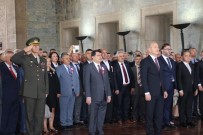 ÖZLÜK HAKLARI - İçişleri Bakanı Soylu, Muhtarlarla Birlikte Anıtkabir'i Ziyaret Etti