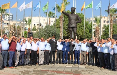 Muhtarlardan 'Asker Selamlı' Kutlama