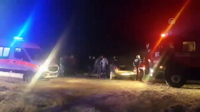 Nehre Düşen 2 Kişiden Biri Kayboldu Diğeri Hastaneye Kaldırıldı