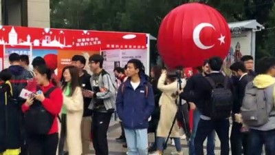Pekin'deki Türkler Mehmetçik'e Selam Gönderdi