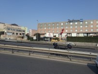SEFAKÖY - Sefaköy E-5'Te Motosiklet Kazası Açıklaması 1 Yaralı