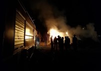 LOKMAN HEKIM - Van'da 5 Katlı Binada Yangın Çıktı