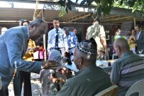 SAĞLIK PERSONELİ - Bahçacı, Huzurevi Sakinlerini Ziyaret Etti