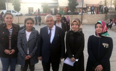 Başkan Ahmet Dölekli'den, Eğitime Ücretsiz Kart Desteği