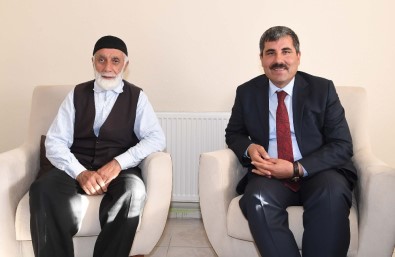 Başkan Asya, Yaşlıları Unutmadı