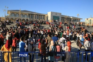 Bayburt Üniversitesi Öğrencileri 'Üniversitene Hoşgeldin!' Konserinde Buluştu