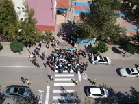 GARNİZON KOMUTANI - Isparta'da Yaya Geçidi Nöbeti