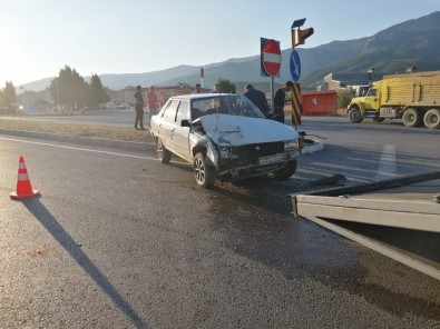 Kamyonla Otomobil Çarpıştı Açıklaması 1 Yaralı