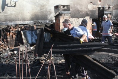 Kartal Belediyesinden Yangında Zarar Gören Binaya Müdahale