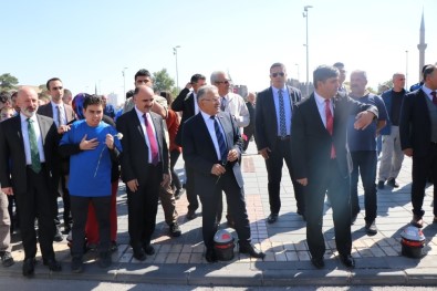Kayseri'de Protokolün Trafik Uygulamasına Sigara İçen Ve Emniyet Kemeri Takmayan Vatandaşlar Takıldı