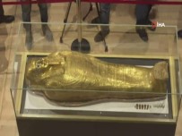 METROPOLİTAN - Mısır, 2 Bin 100 Yıllık Antik Yaldızlı Tabutu Sergiledi