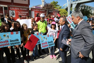 Tunceli'de 'Yaya Geçidi Nöbeti' Etkinliği