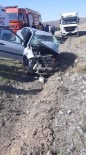 MUSTAFA ALTıNTAŞ - Yozgat'ta Kamyonet İle Otomobil Çarpıştı Açıklaması 1 Ölü, 1 Yaralı