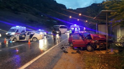 Gümüşhane'de Trafik Kazası Açıklaması 2 Yaralı