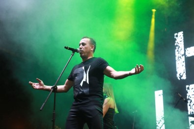 Haluk Levent'ten İzmir'de Muhteşem Konser