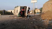 FABRIKA - İşçileri Taşıyan Midibüs Kaza Yaptı Açıklaması 1'İ Ağır 6 Yaralı