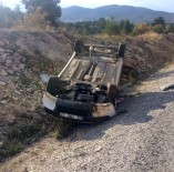 Konya'da Hafif Ticari Araç Devrildi Açıklaması 2 Yaralı