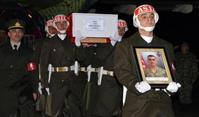 Şehit Eşkioğlu'nun Cenazesi Erzurum'a Getirildi