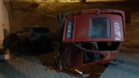 Tokat'ta Minibüs Şarampole Devrildi Açıklaması 2 Yaralı