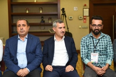 Yeşilyurt Belediye Başkanı Mehmet Çınar, Gençlere Hitap Etti