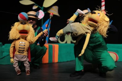 Alanya Belediye Tiyatrosu Turnede